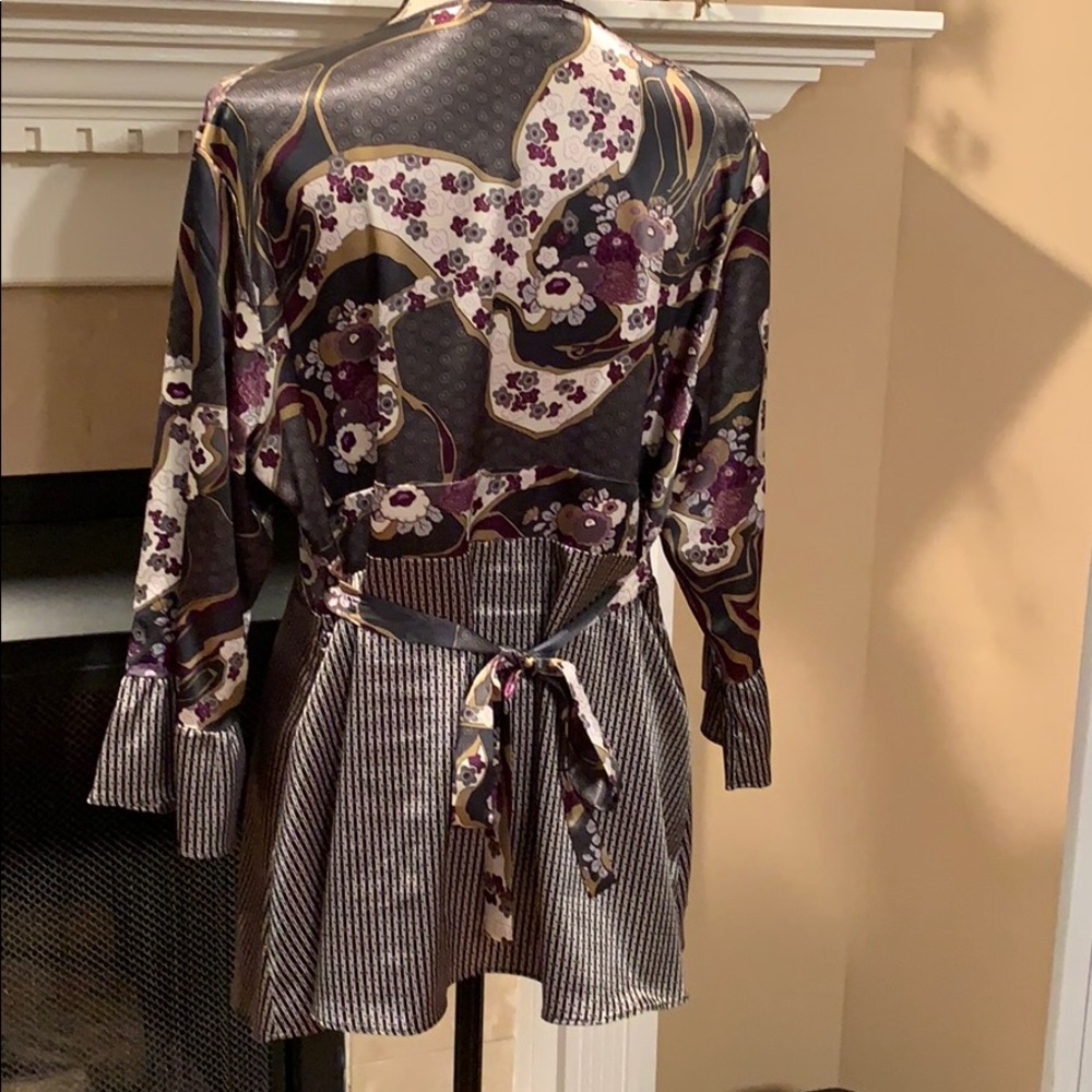 Tunic - Picture 5 of 5